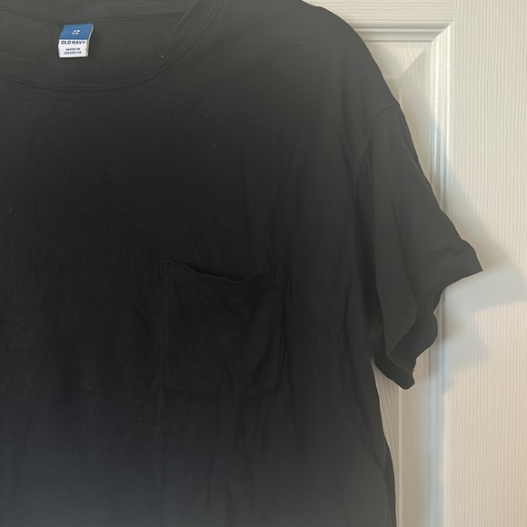 BUNDLE 3/$12 Old Navy Cropped Oversized T Shirt - Picture 3 of 4